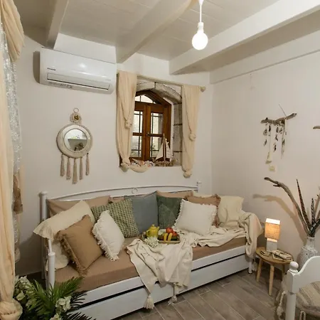 Apartment Kamaraki Old Town 6